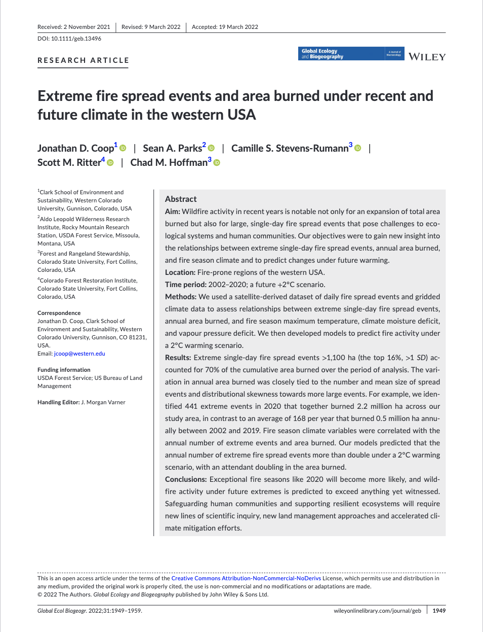 Extreme fire spread events and area burned under recent and future climate in the western USA